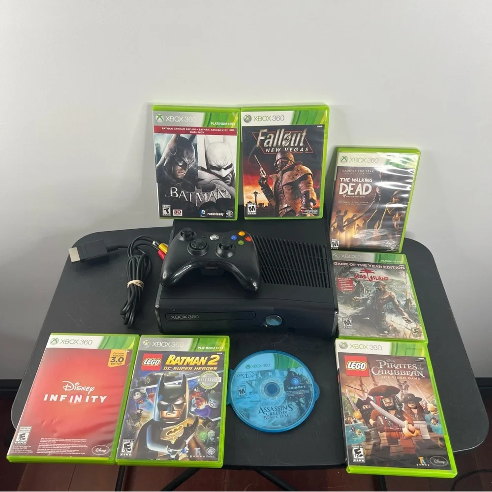 Microsoft Xbox 360 S 4GB Console System Bundle Lot With 8 Games Tested & Working